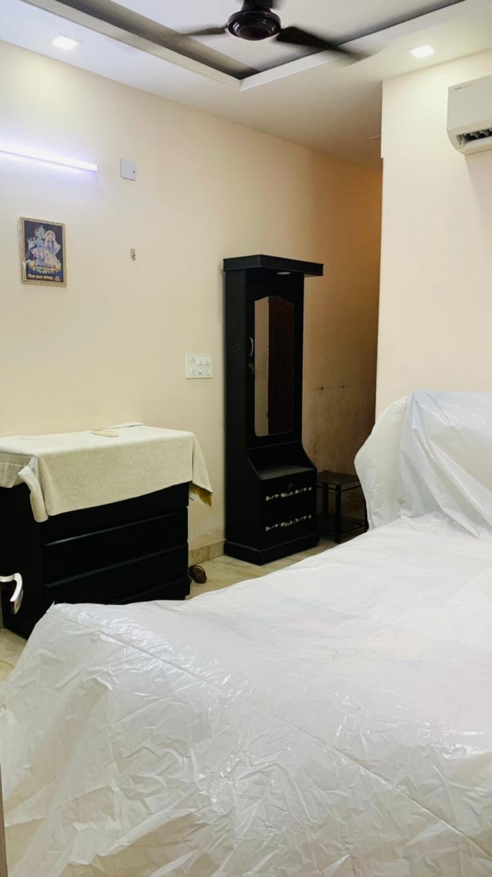 2 BHK Fully Furnished Ground Floor for Rent in C4H Block Janakpuri