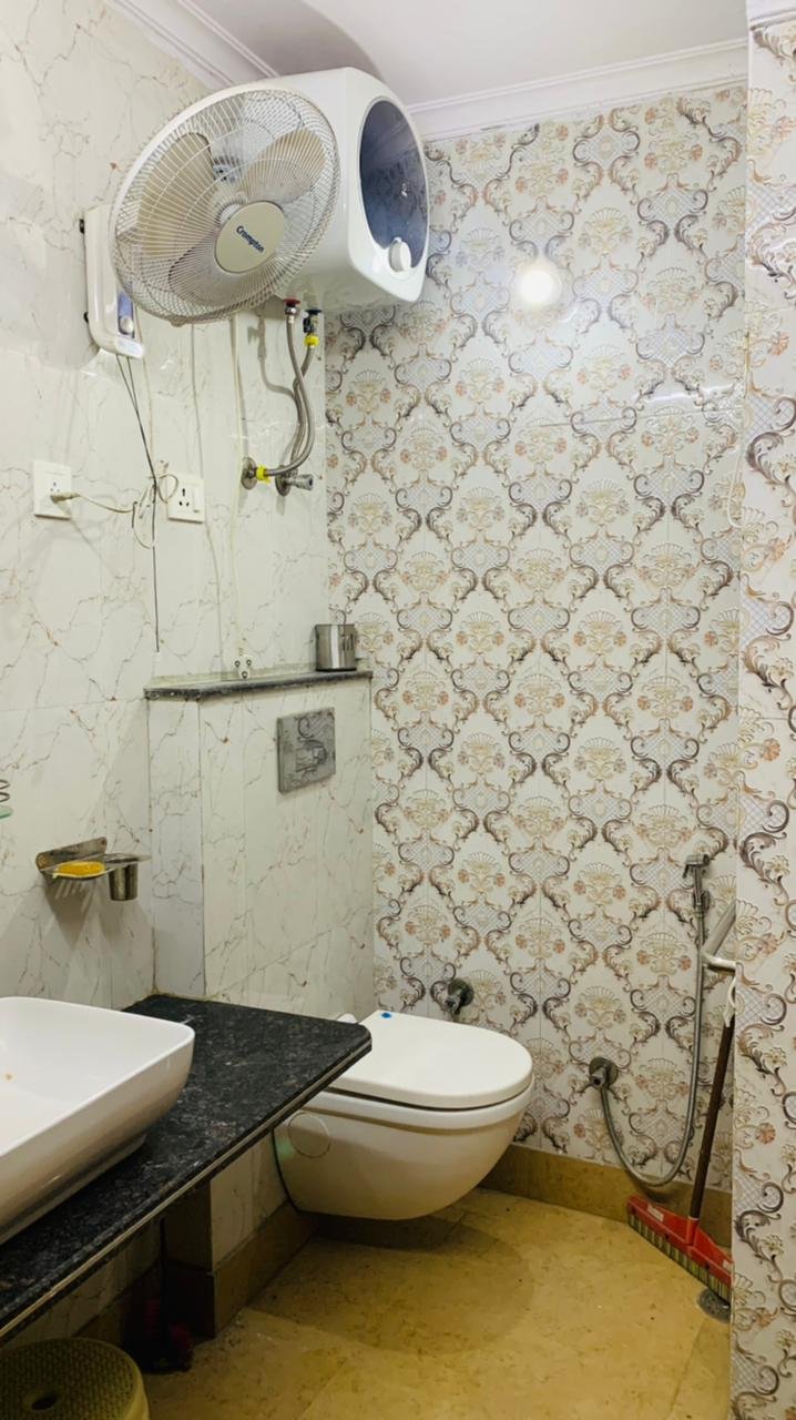 2 BHK Fully Furnished Ground Floor for Rent in C4H Block Janakpuri