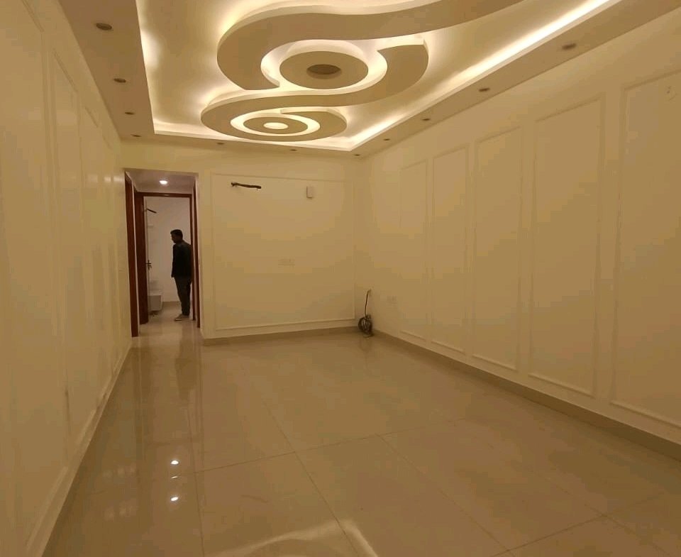 BIG MIG 4 BHK Ground Floor Flat for Sale in C4A Block Janakpuri