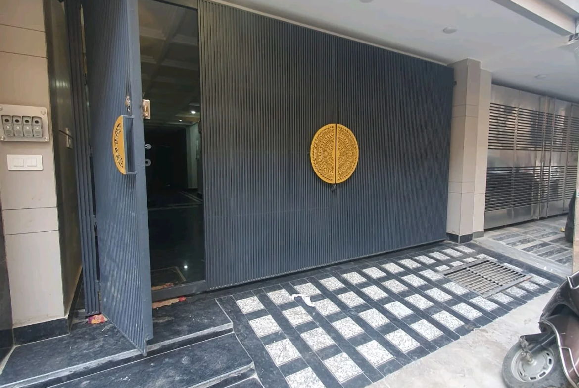 2 BHK Builder Floor for Sale in C4F Block Janakpuri | Top Floor with Roof Rights