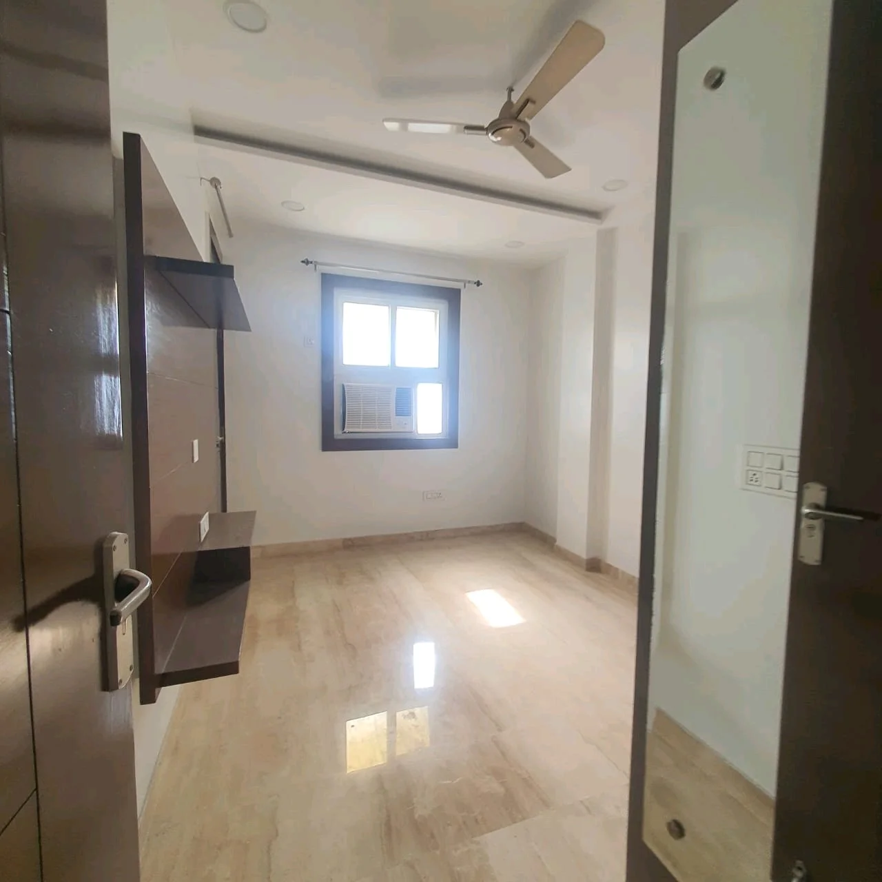 80 Gaj top-floor corner builder floor with 2 BHK on third floor and 1 BHK on roof in C4F Block Janakpuri.