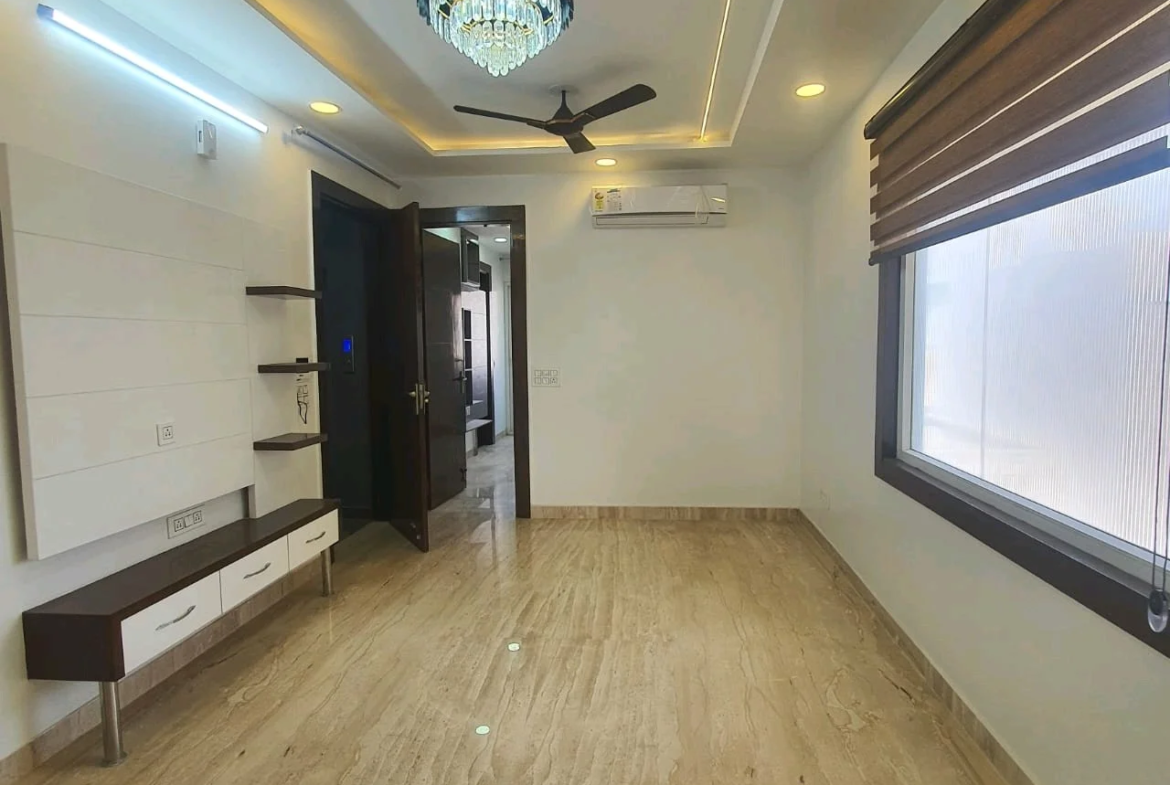 80 Gaj top-floor corner builder floor with 2 BHK on third floor and 1 BHK on roof in C4F Block Janakpuri.