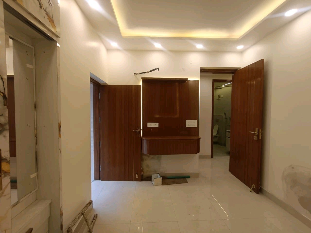 BIG MIG 4 BHK Ground Floor Flat for Sale in C4A Block Janakpuri BIG MIG 4 BHK Ground Floor Flat for Sale in C4A Block Janakpuri
