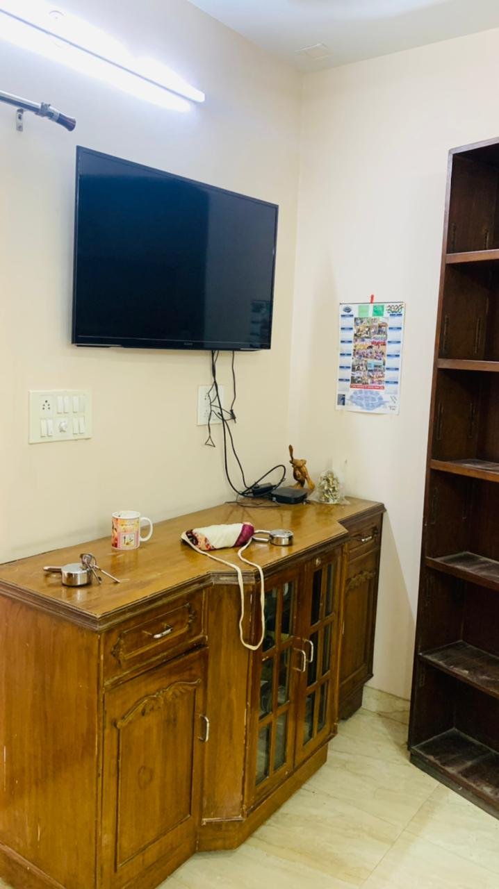 2 BHK Fully Furnished Ground Floor for Rent in C4H Block Janakpuri