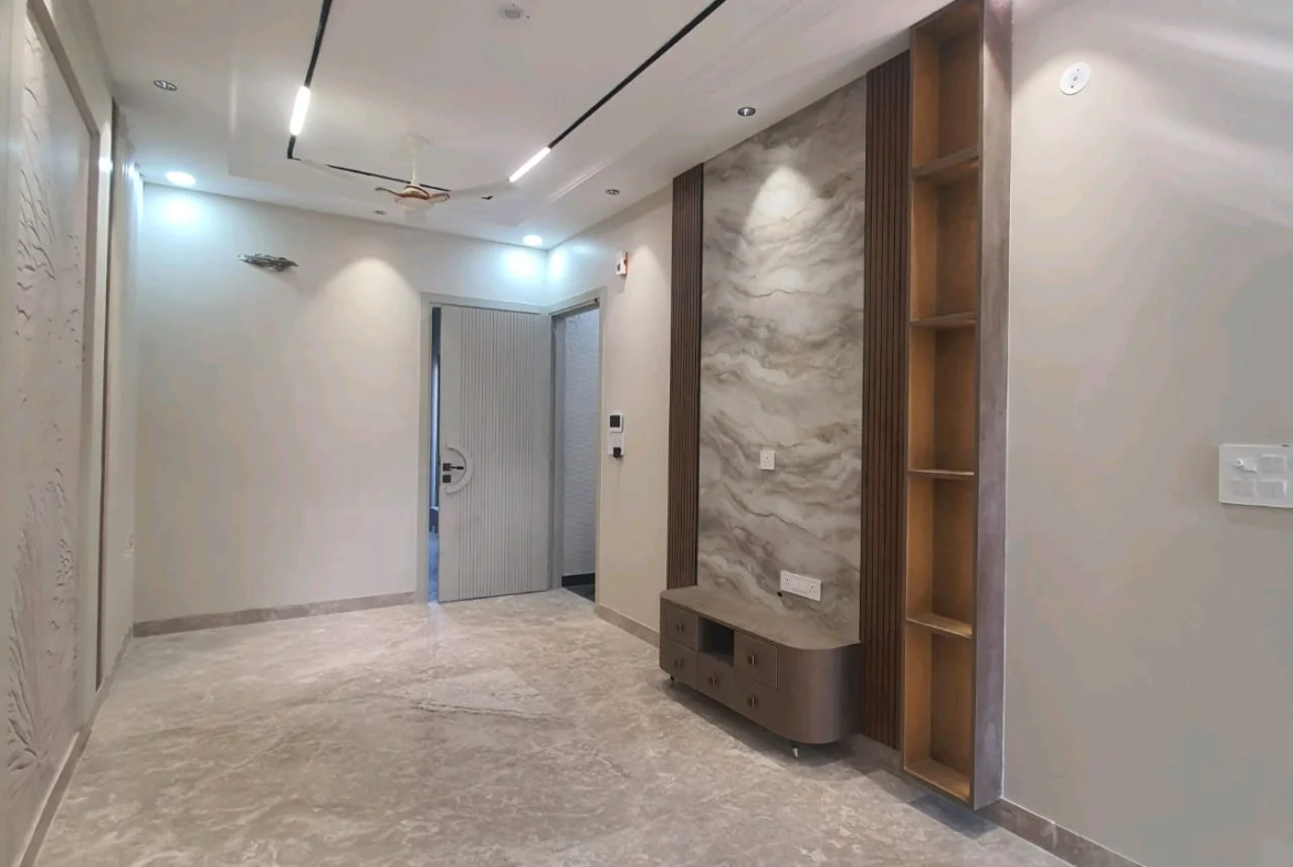 2 BHK Builder Floor for Sale in C4F Block Janakpuri | Top Floor with Roof Rights