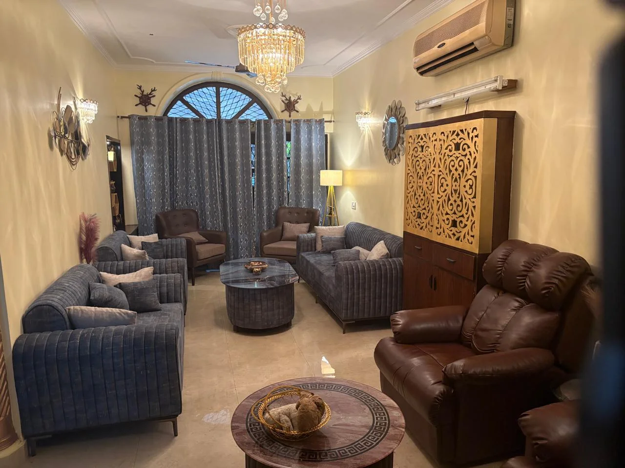 150 Gaj ground floor 3 BHK builder floor with 3 washrooms and 1/3rd land share in B1 Block Janakpuri, available for ₹3 Cr.