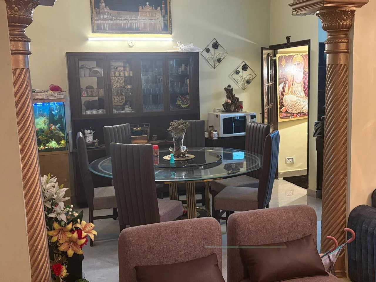 150 Gaj ground floor 3 BHK builder floor with 3 washrooms and 1/3rd land share in B1 Block Janakpuri, available for ₹3 Cr.