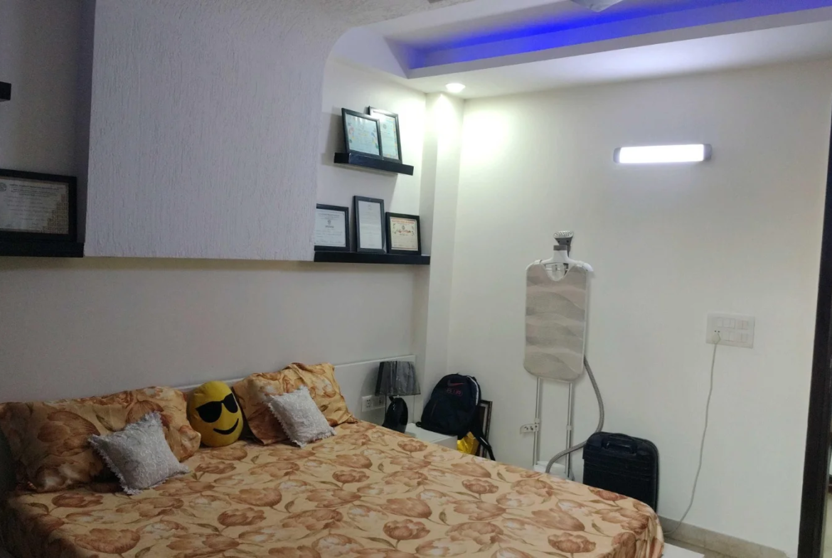 Bedroom of a 325 Gaj Builder Floor in A1 Block Janakpuri