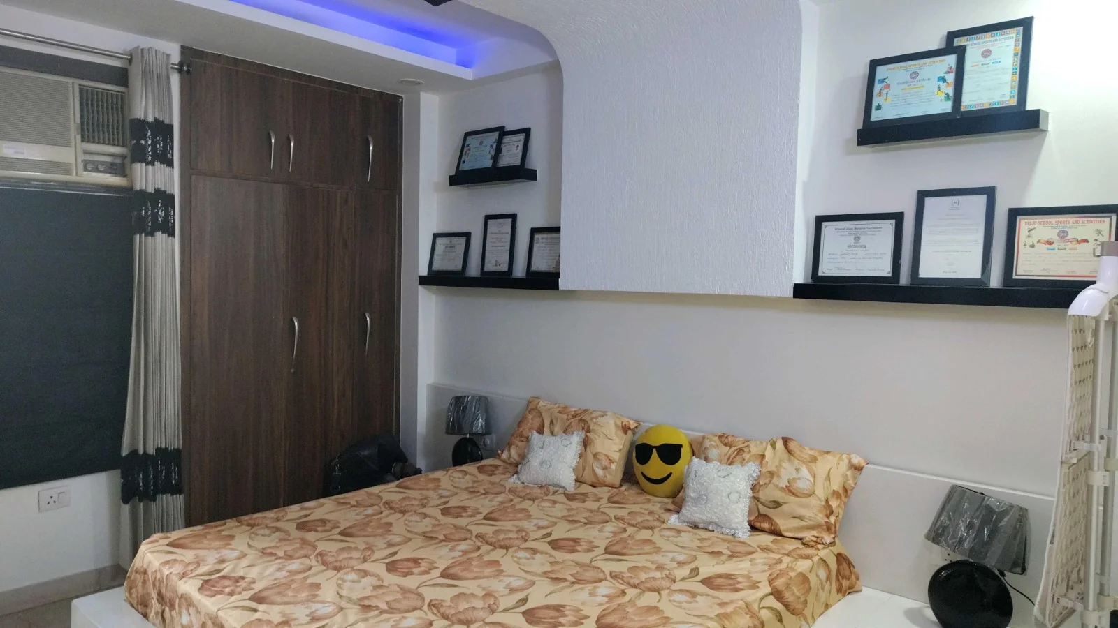 Bedroom of a 325 Gaj Builder Floor in A1 Block Janakpuri