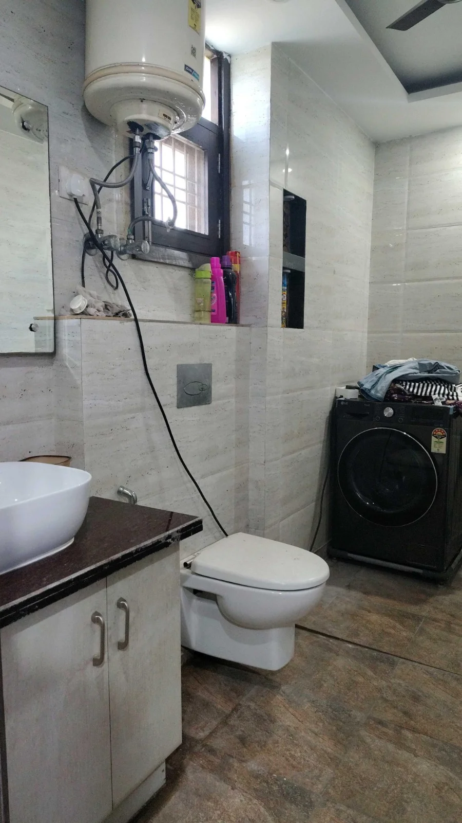 Bathroom of a 325 Gaj Builder Floor in A1 Block Janakpuri