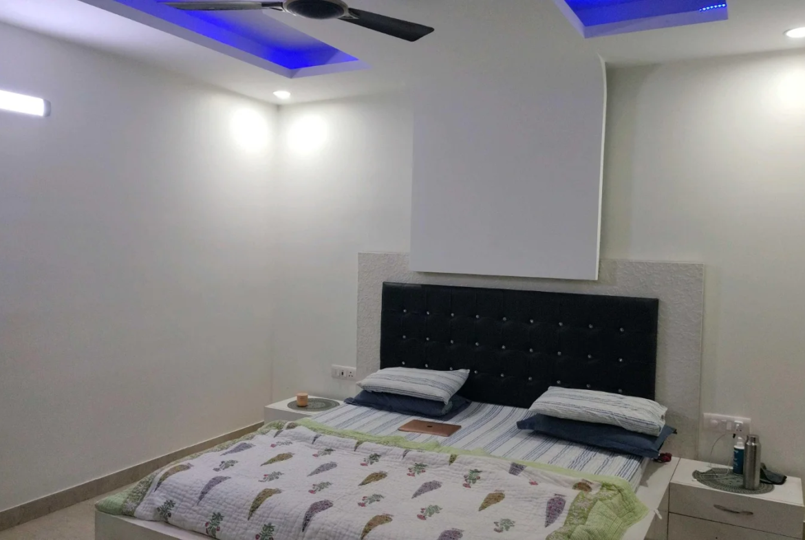 Bedroom of a 325 Gaj Builder Floor in A1 Block Janakpuri