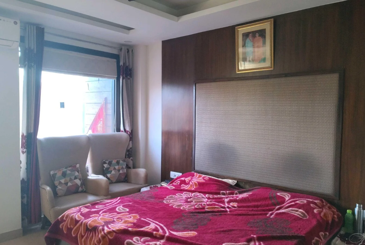 Bedroom of a 325 Gaj Builder Floor in A1 Block Janakpuri