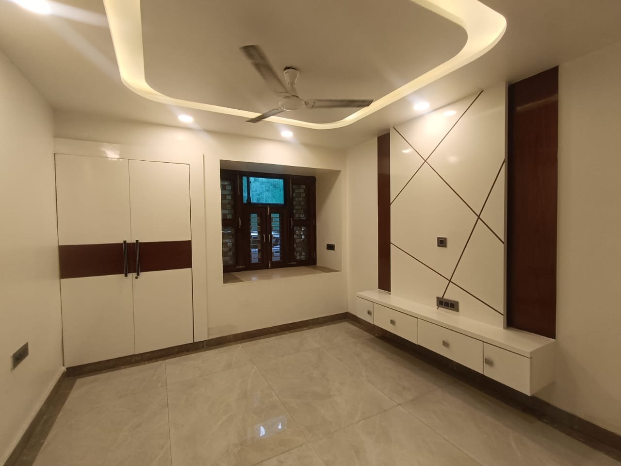 BIG MIG 3 BHK Ground Floor Flat for Sale in C2B Block Janakpuri