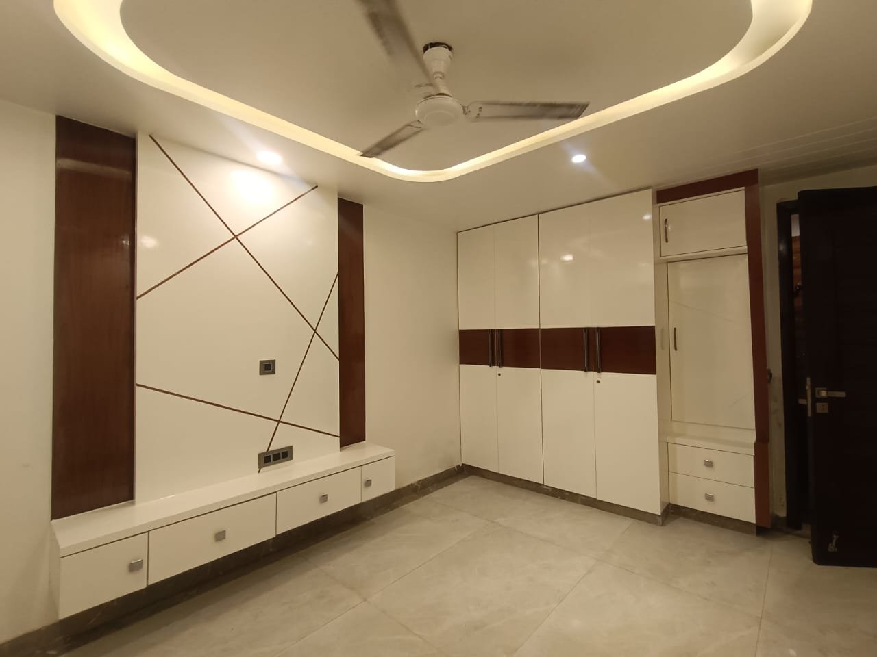 BIG MIG 3 BHK Ground Floor Flat for Sale in C2B Block Janakpuri