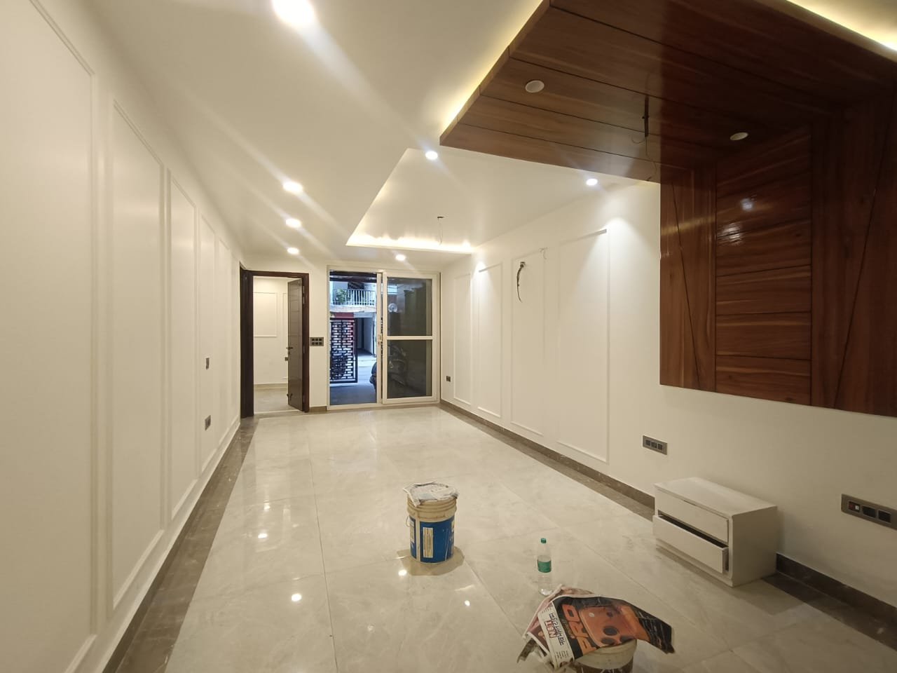 BIG MIG 3 BHK Ground Floor Flat for Sale in C2B Block Janakpuri