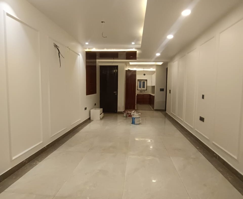 BIG MIG 3 BHK Ground Floor Flat for Sale in C2B Block Janakpuri