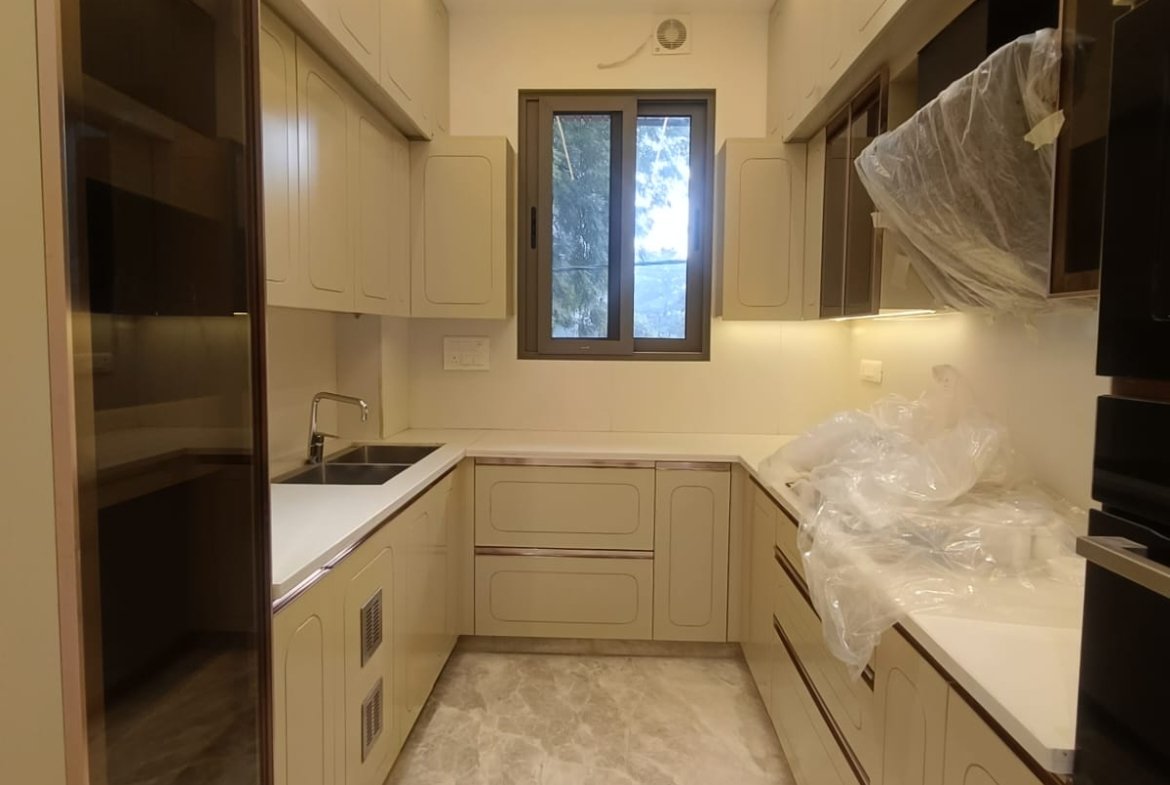 150 Gaj Brand New South-Facing 3 BHK Builder Floor for Sale – ₹3.25 Cr