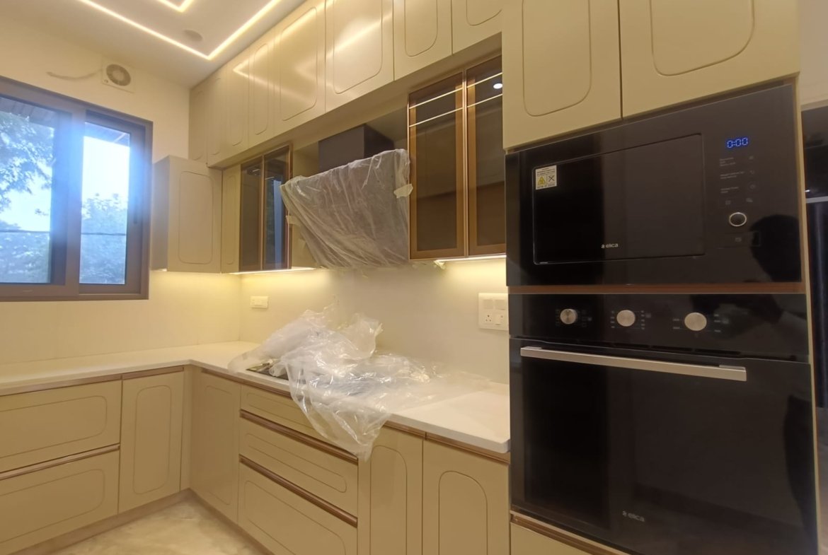 150 Gaj Brand New South-Facing 3 BHK Builder Floor for Sale – ₹3.25 Cr