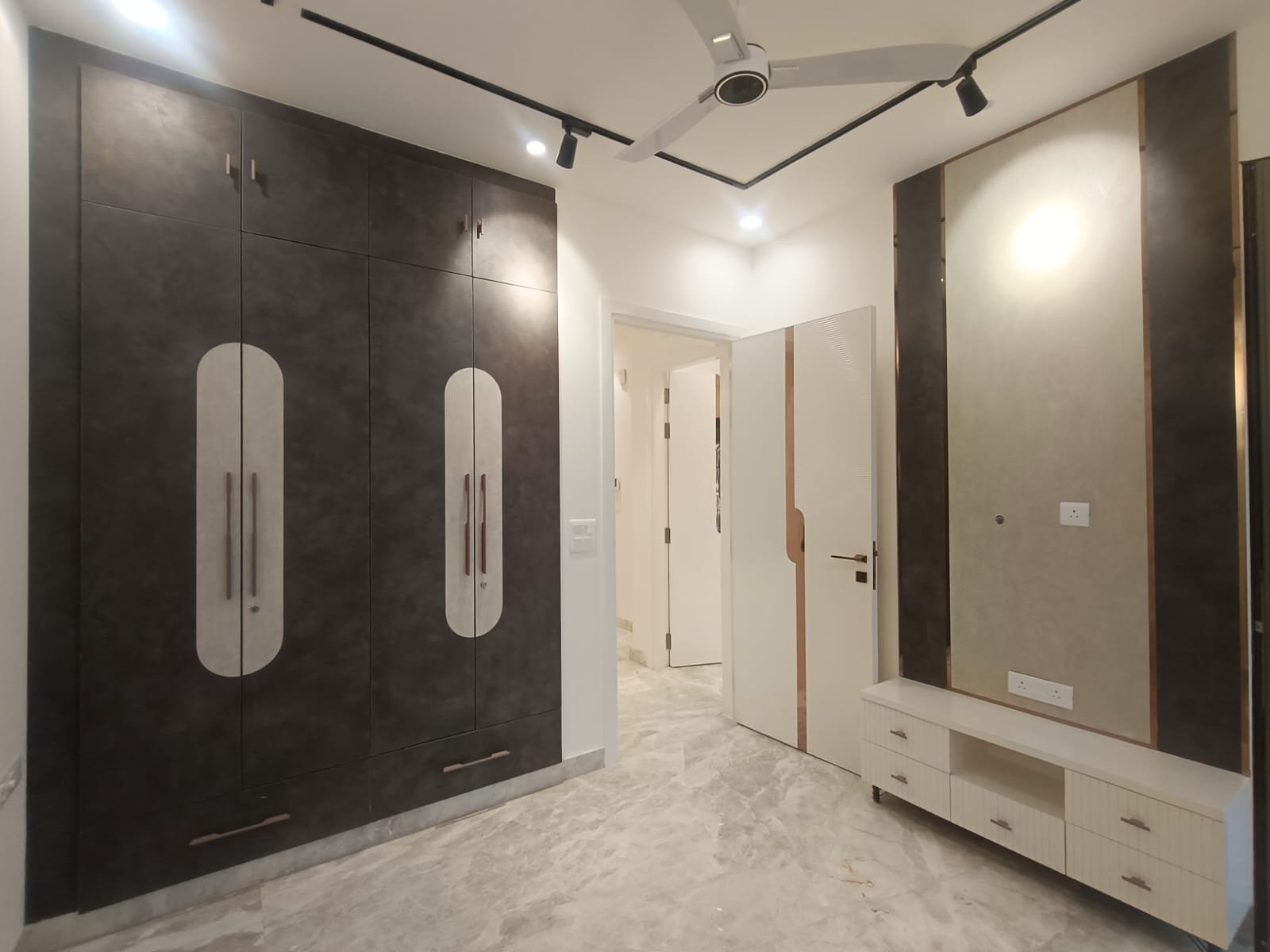 150 Gaj Brand New South-Facing 3 BHK Builder Floor for Sale – ₹3.25 Cr