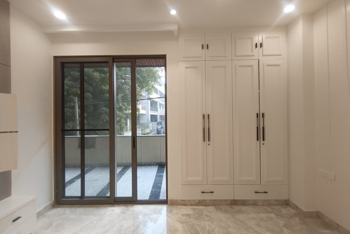 150 Gaj Brand New South-Facing 3 BHK Builder Floor for Sale – ₹3.25 Cr