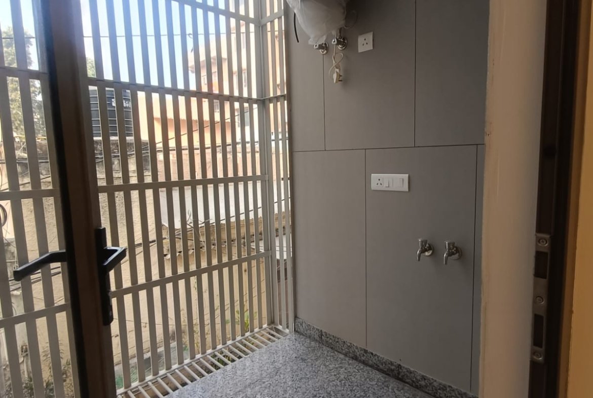 150 Gaj Brand New South-Facing 3 BHK Builder Floor for Sale – ₹3.25 Cr