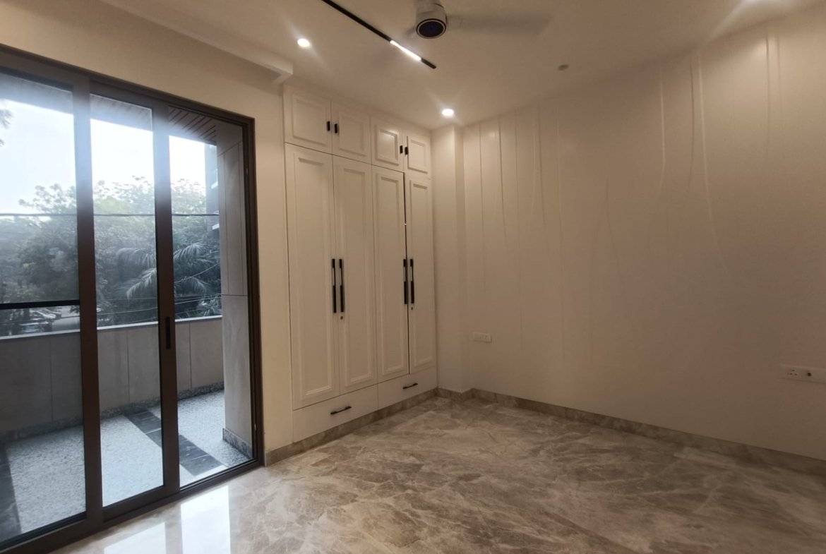 150 Gaj Brand New South-Facing 3 BHK Builder Floor for Sale – ₹3.25 Cr