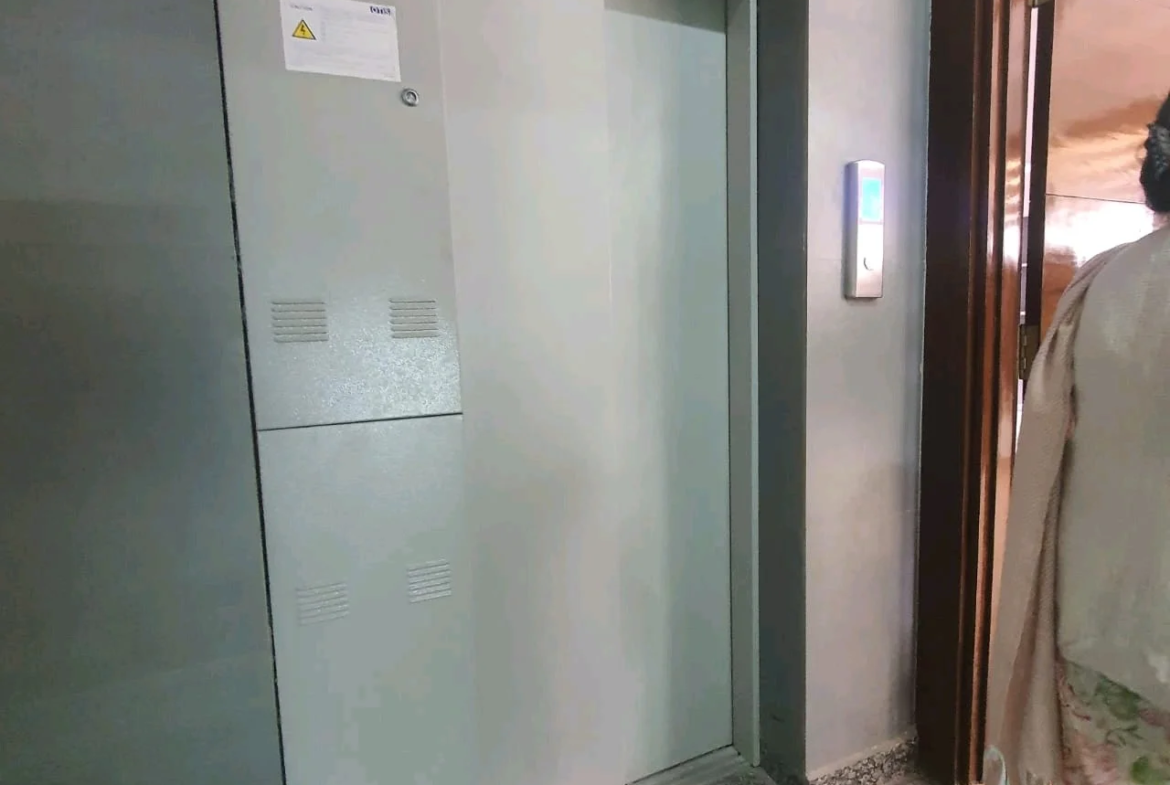 80 Gaj top-floor corner builder floor with 2 BHK on third floor and 1 BHK on roof in C4F Block Janakpuri.