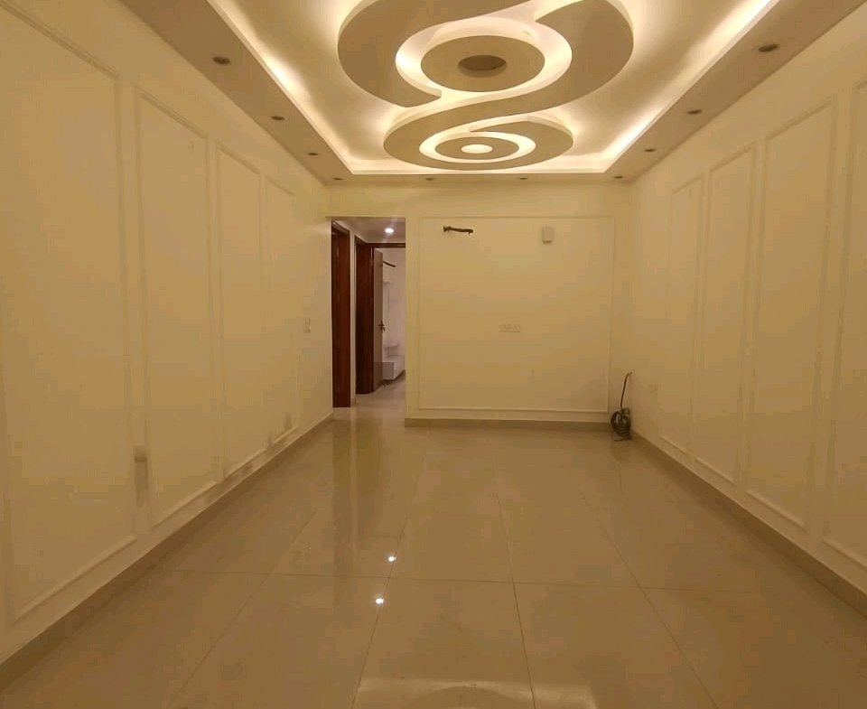 BIG MIG 4 BHK Ground Floor Flat for Sale in C4A Block Janakpuri