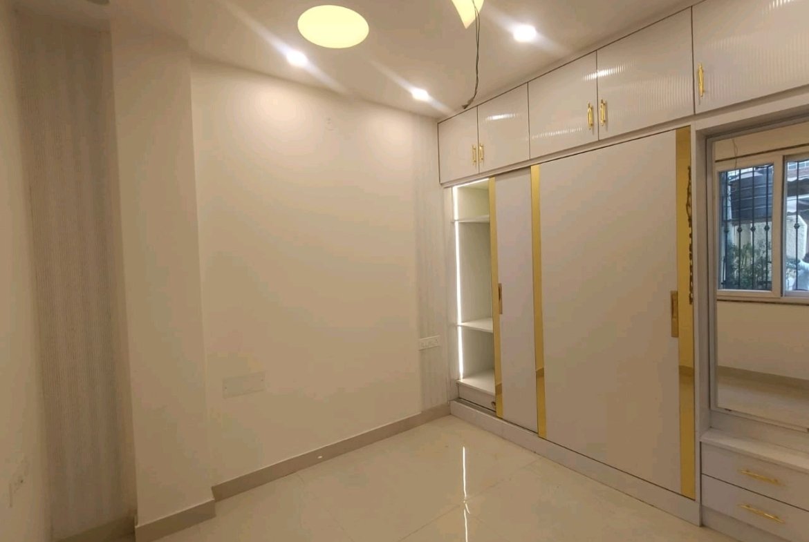 BIG MIG 4 BHK Ground Floor Flat for Sale in C4A Block Janakpuri