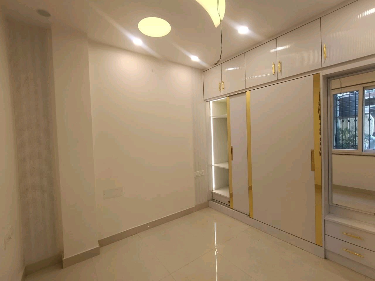 BIG MIG 4 BHK Ground Floor Flat for Sale in C4A Block Janakpuri BIG MIG 4 BHK Ground Floor Flat for Sale in C4A Block Janakpuri