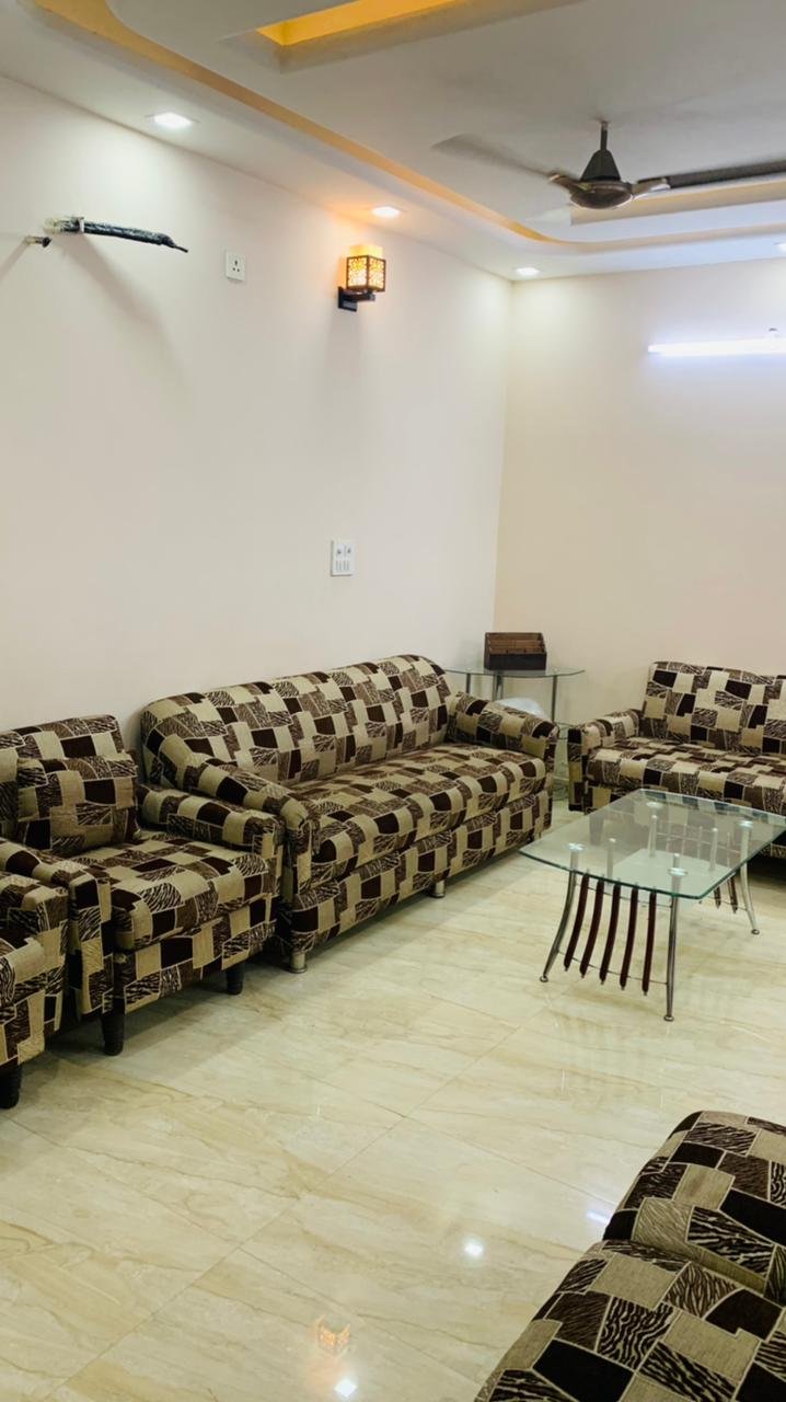 2 BHK Fully Furnished Ground Floor for Rent in C4H Block Janakpuri