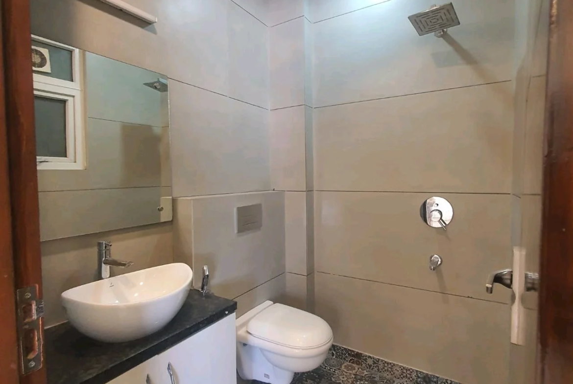 80 Gaj top-floor corner builder floor with 2 BHK on third floor and 1 BHK on roof in C4F Block Janakpuri.