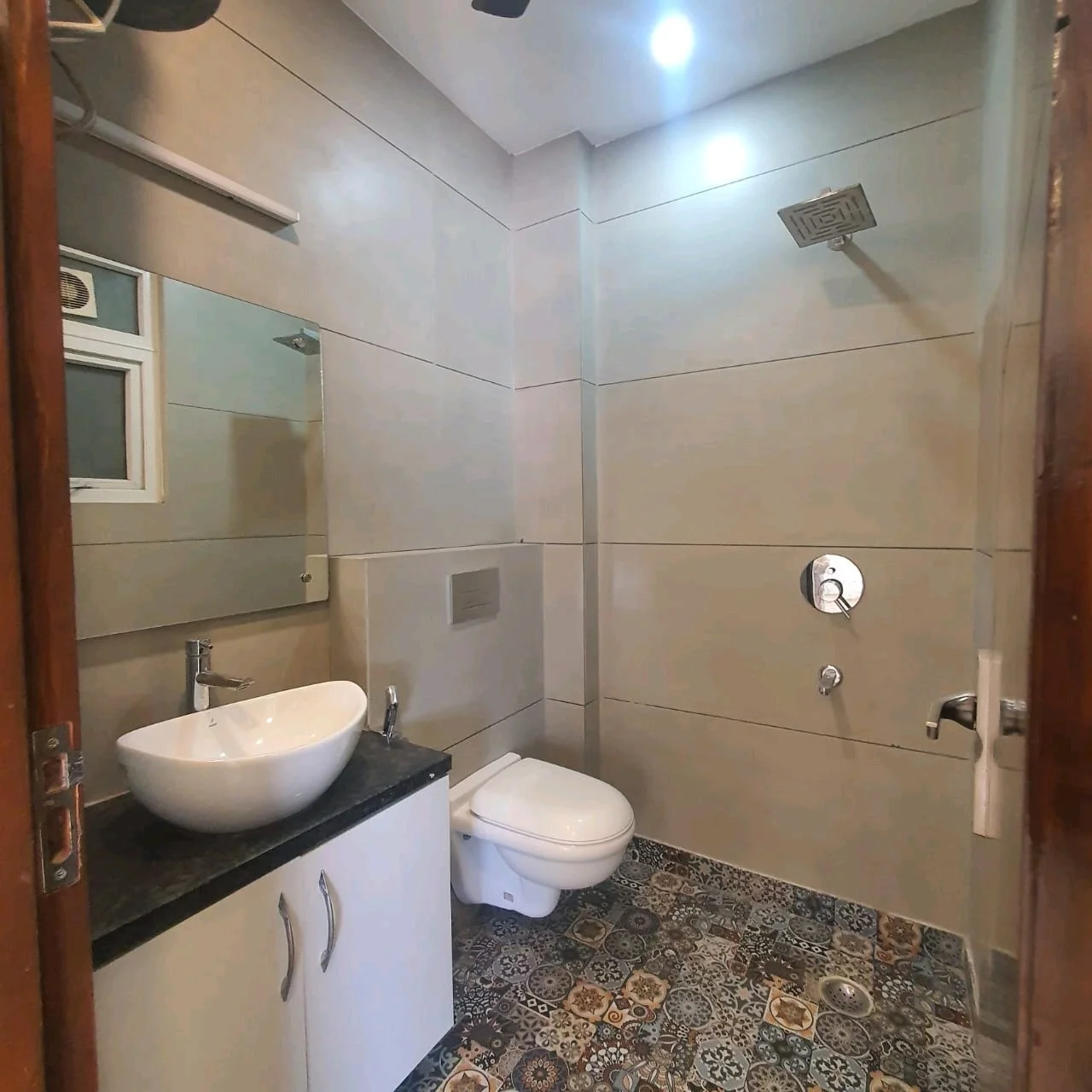 80 Gaj top-floor corner builder floor with 2 BHK on third floor and 1 BHK on roof in C4F Block Janakpuri.