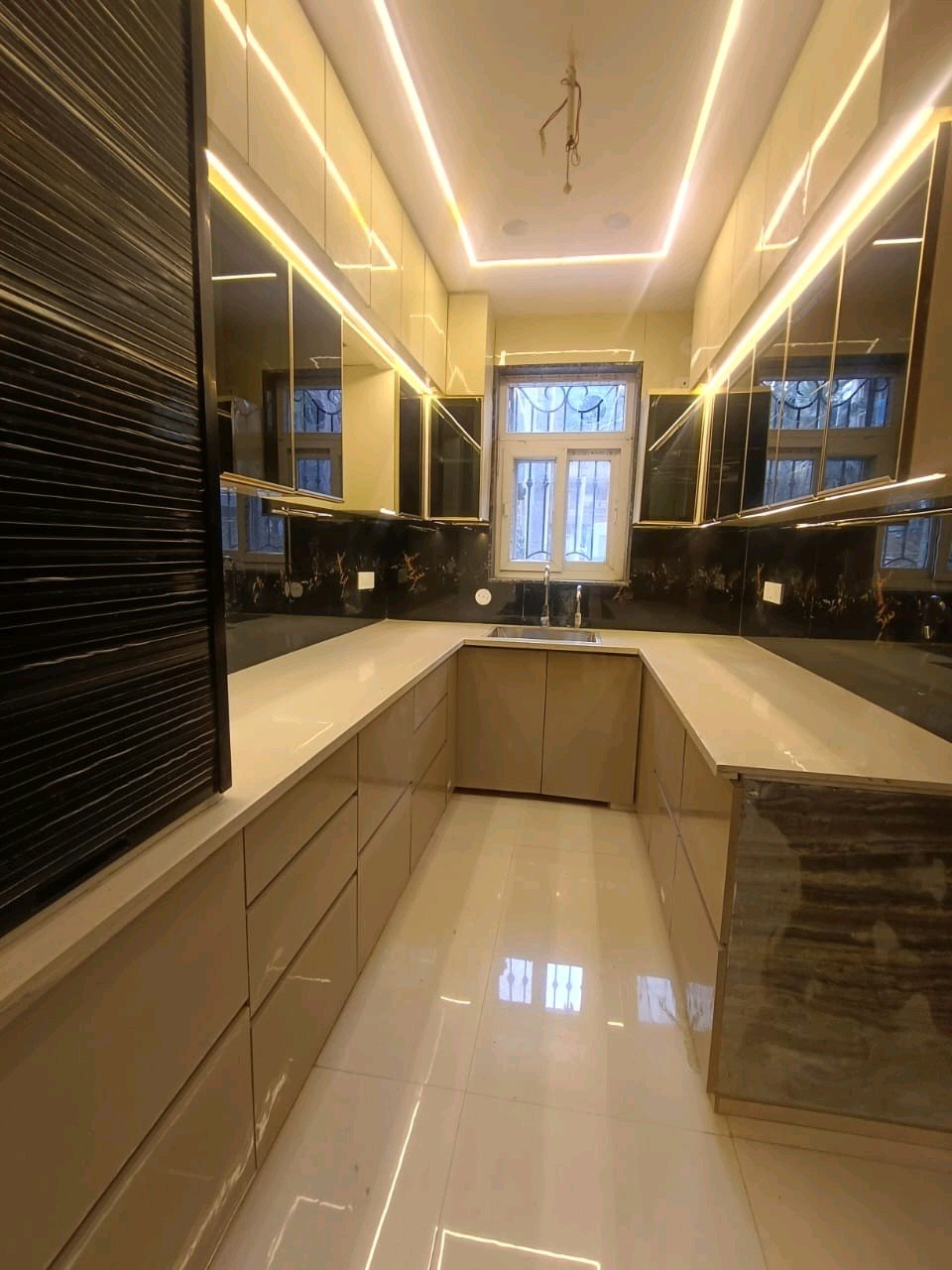 BIG MIG 4 BHK Ground Floor Flat for Sale in C4A Block Janakpuri BIG MIG 4 BHK Ground Floor Flat for Sale in C4A Block Janakpuri