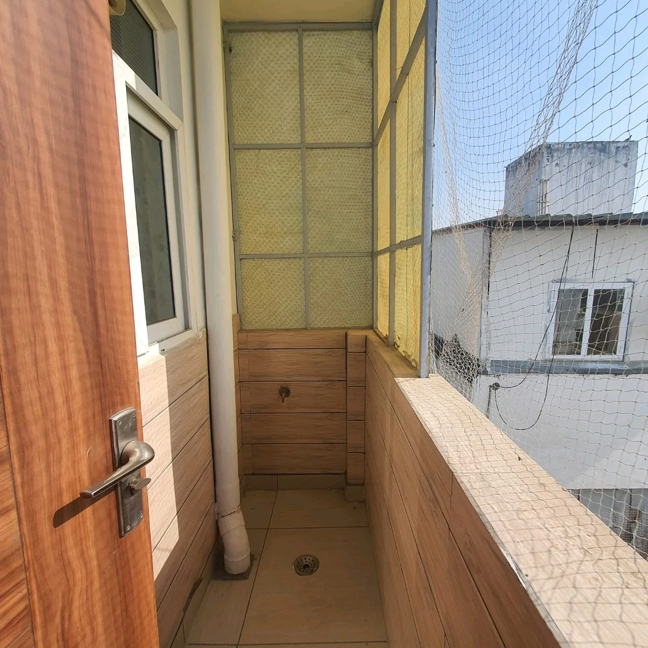 80 Gaj top-floor corner builder floor with 2 BHK on third floor and 1 BHK on roof in C4F Block Janakpuri.