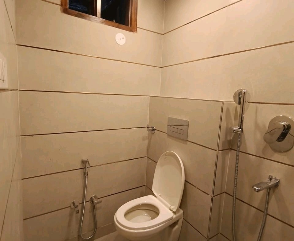 BIG MIG 4 BHK Ground Floor Flat for Sale in C4A Block Janakpuri