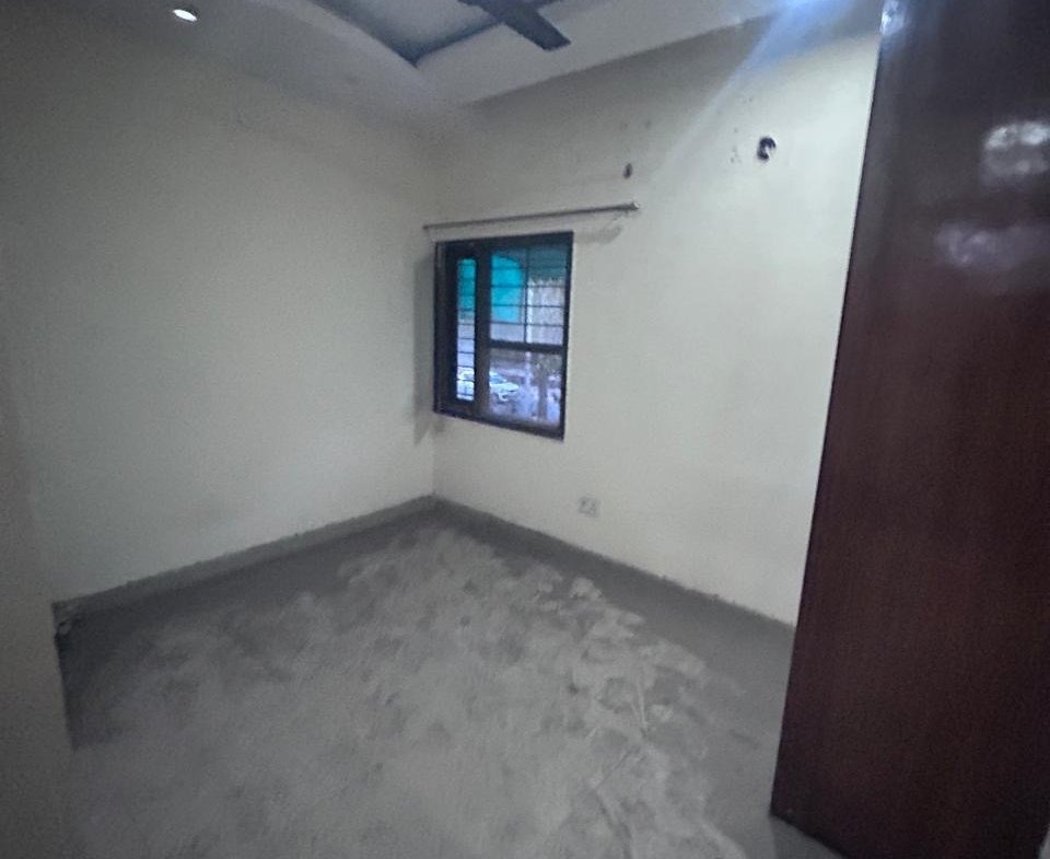 2 BHK DDA MIG Flat for sale in C4H Block Janakpuri with future extension potential – demand ₹1.40 Cr.