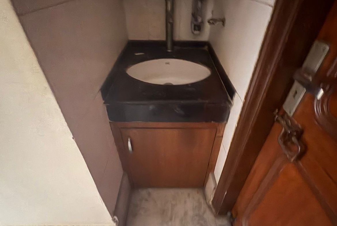 Spacious 3 BHK second-floor builder floor with roof in C1 Block Janakpuri available for rent at ₹41,000.