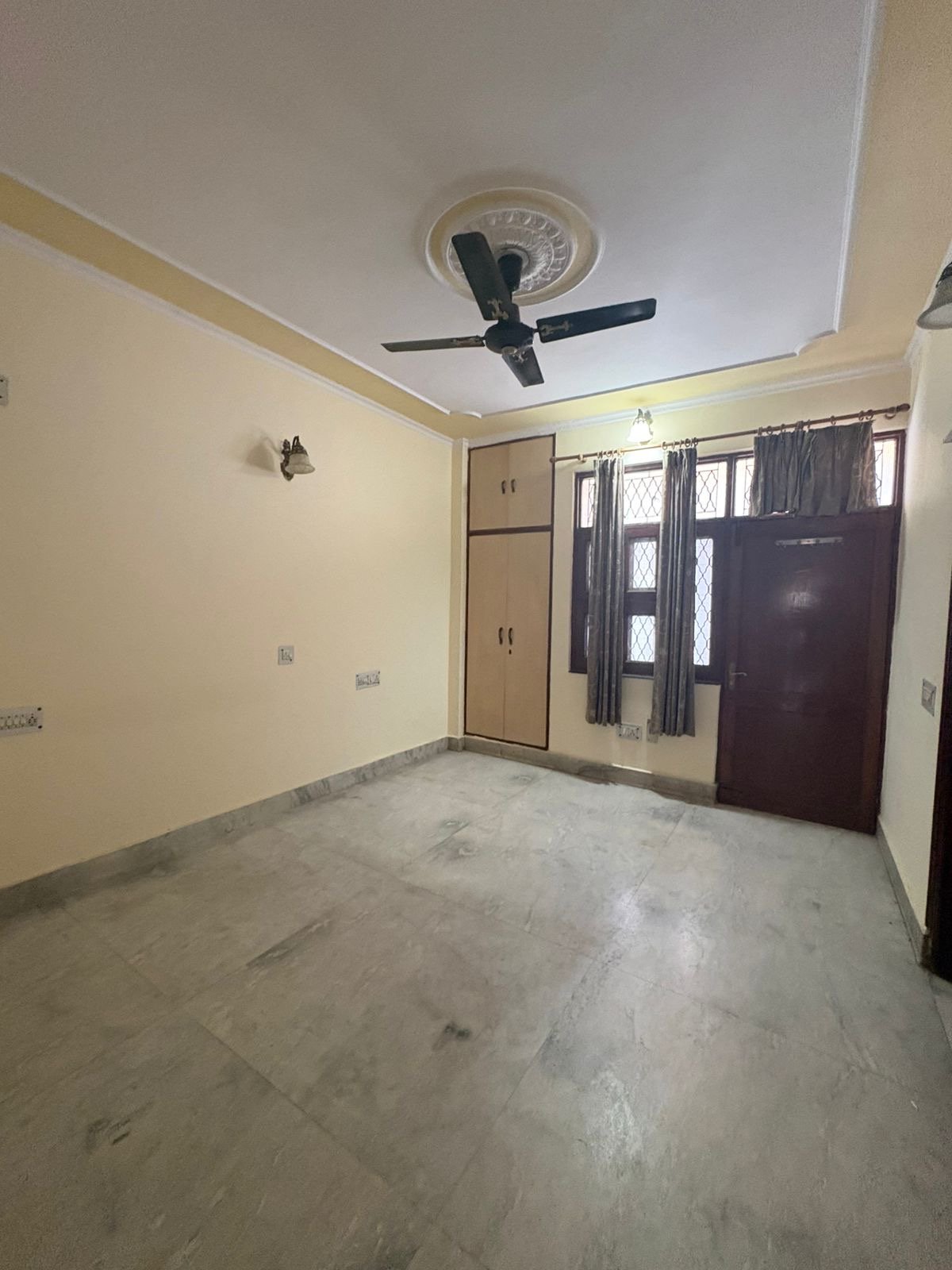 Spacious 3 BHK second-floor builder floor with roof in C1 Block Janakpuri available for rent at ₹41,000. Spacious 3 BHK second-floor builder floor with roof in C1 Block Janakpuri available for rent at ₹41,000.