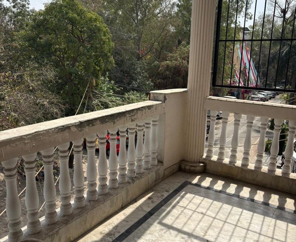Spacious 3 BHK second-floor builder floor with roof in C1 Block Janakpuri available for rent at ₹41,000.