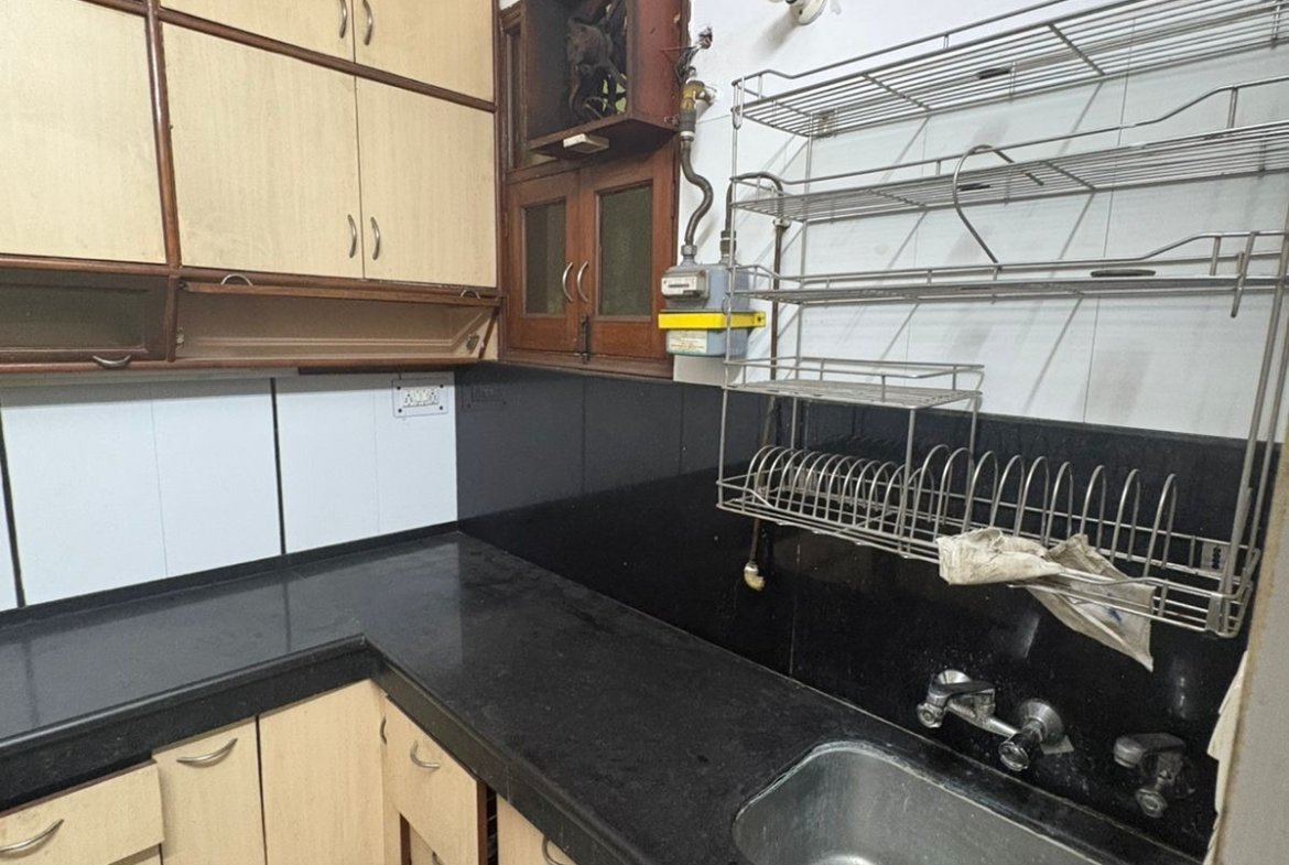 Spacious 3 BHK second-floor builder floor with roof in C1 Block Janakpuri available for rent at ₹41,000.