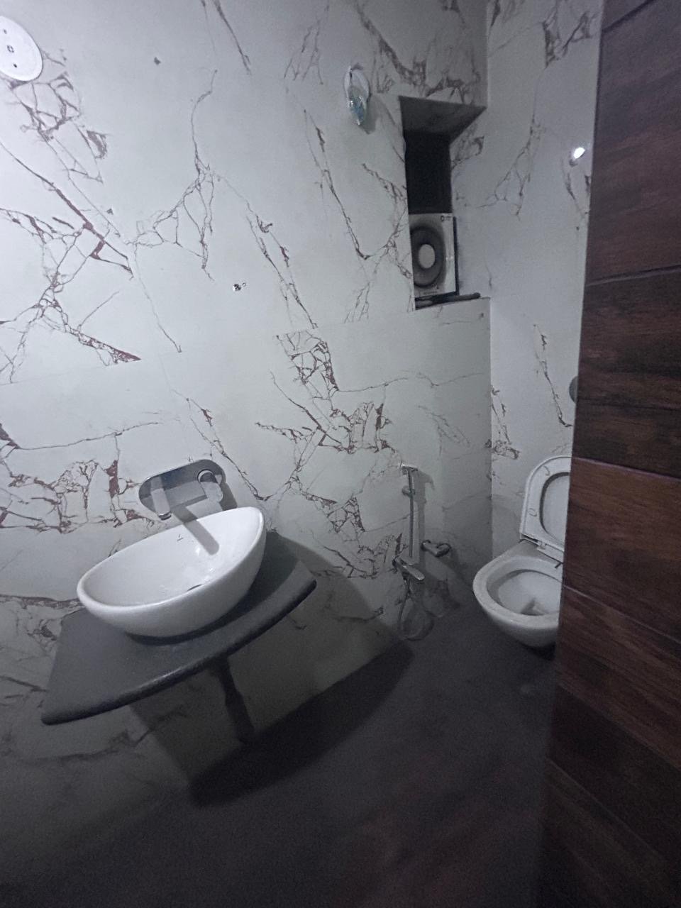 2 BHK DDA MIG Flat for sale in C4H Block Janakpuri with future extension potential – demand ₹1.40 Cr. 2 BHK DDA MIG Flat for sale in C4H Block Janakpuri with future extension potential – demand ₹1.40 Cr.