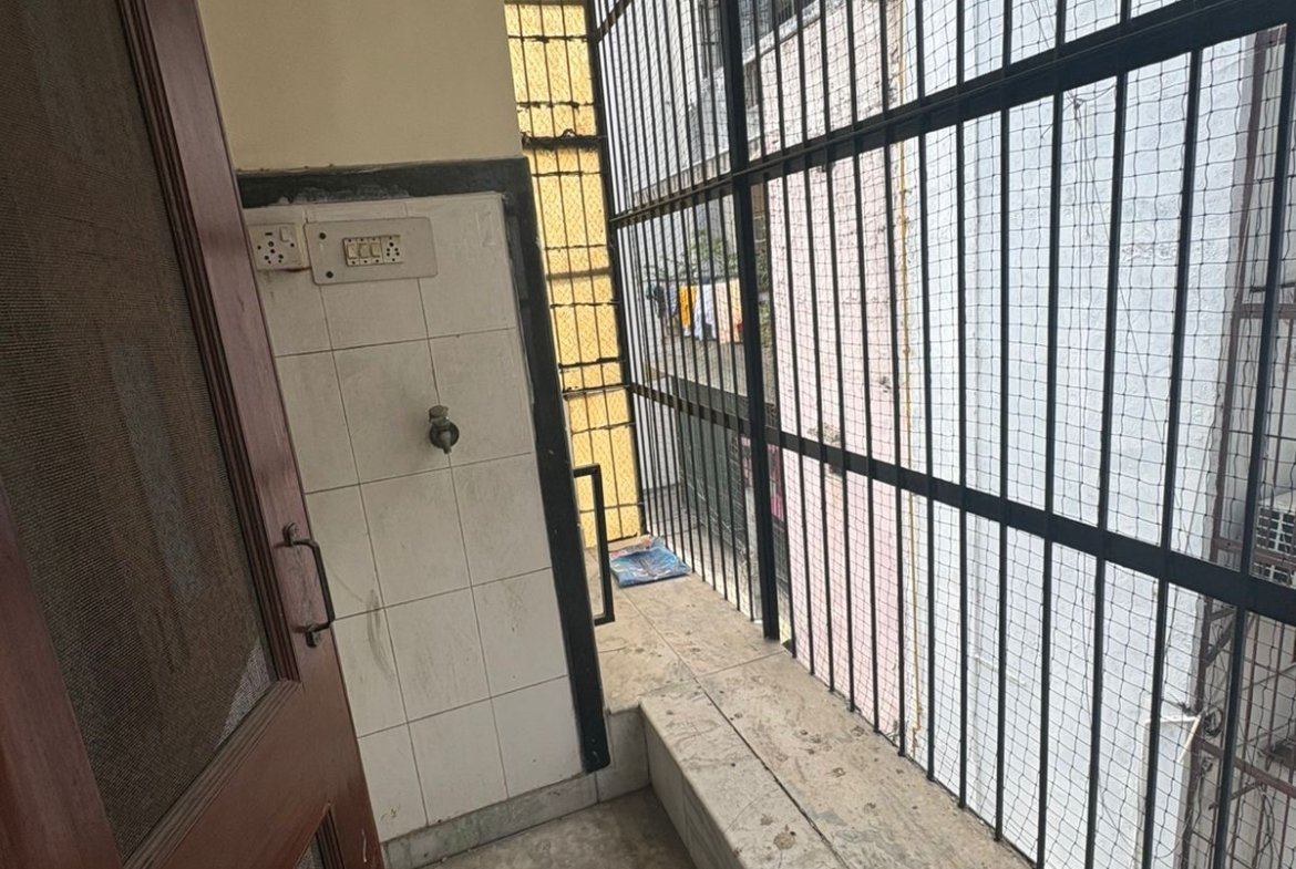 Spacious 3 BHK second-floor builder floor with roof in C1 Block Janakpuri available for rent at ₹41,000.