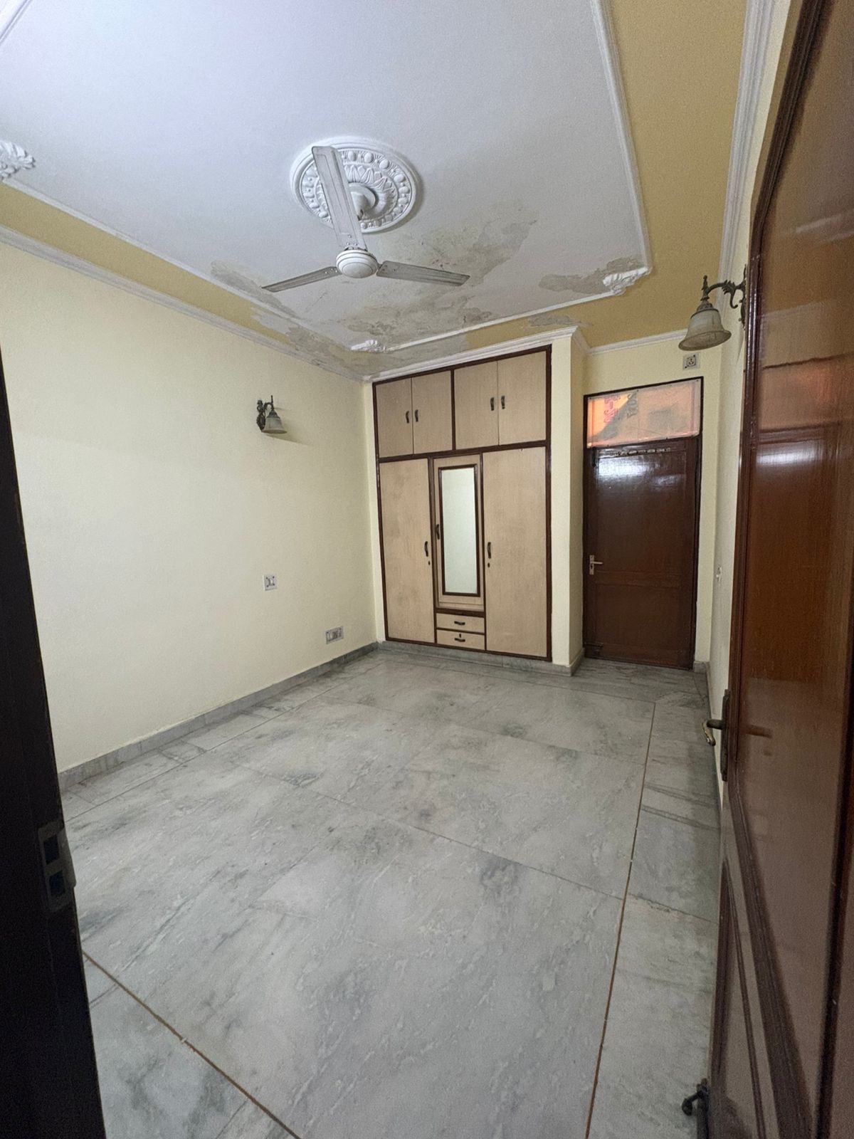 Spacious 3 BHK second-floor builder floor with roof in C1 Block Janakpuri available for rent at ₹41,000. Spacious 3 BHK second-floor builder floor with roof in C1 Block Janakpuri available for rent at ₹41,000.