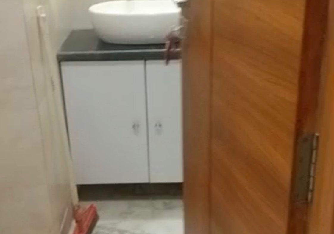 2 BHK Builder Floor for Rent in C6B Block Janakpuri | Lift & Parking | 2nd Floor