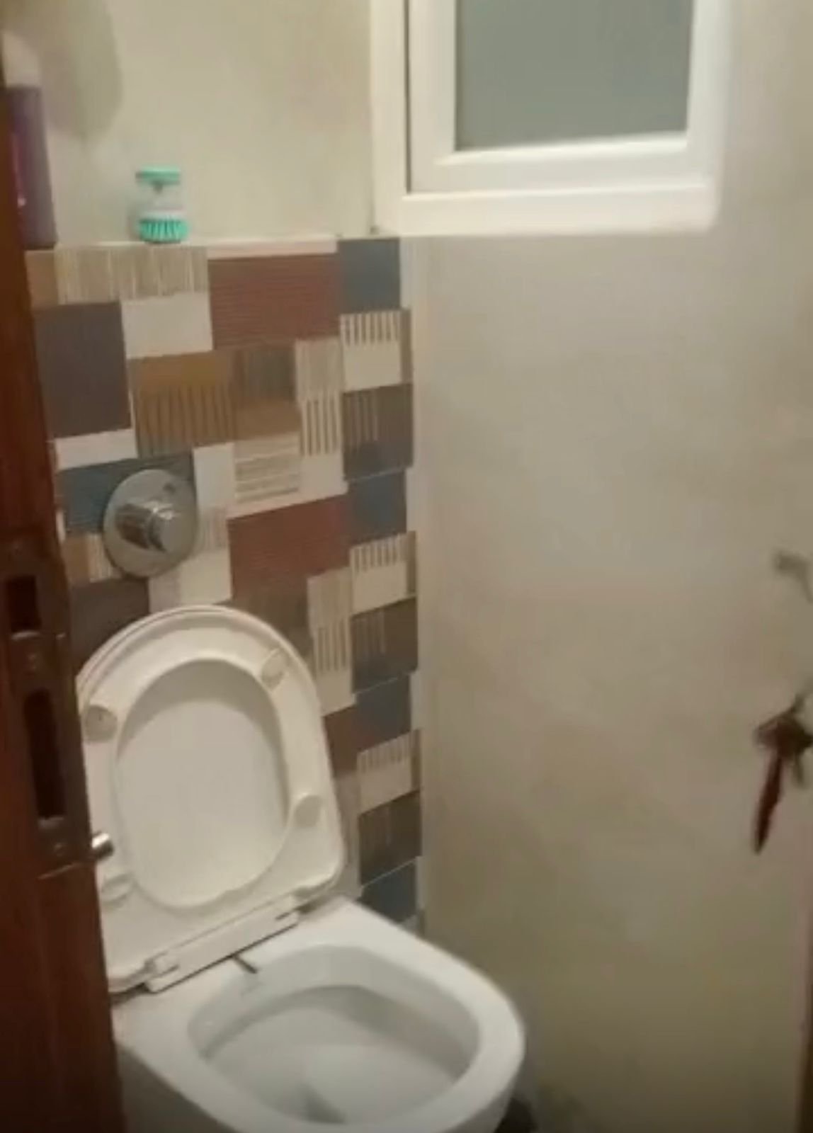 2 BHK Builder Floor for Rent in C6B Block Janakpuri | Lift & Parking | 2nd Floor