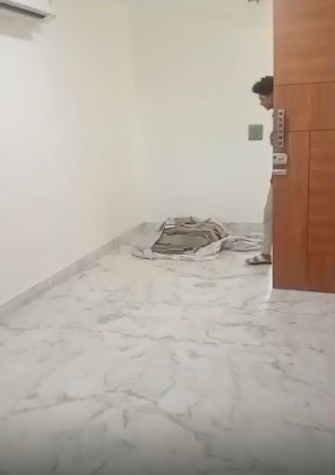 2 BHK Builder Floor for Rent in C6B Block Janakpuri | Lift & Parking | 2nd Floor