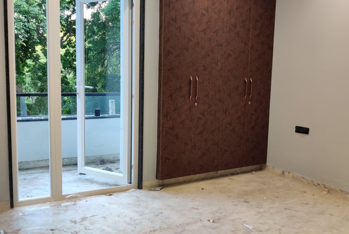 Park-facing 150 gaj newly built builder floor available for rent in the heart of C1 Block Janakpuri.