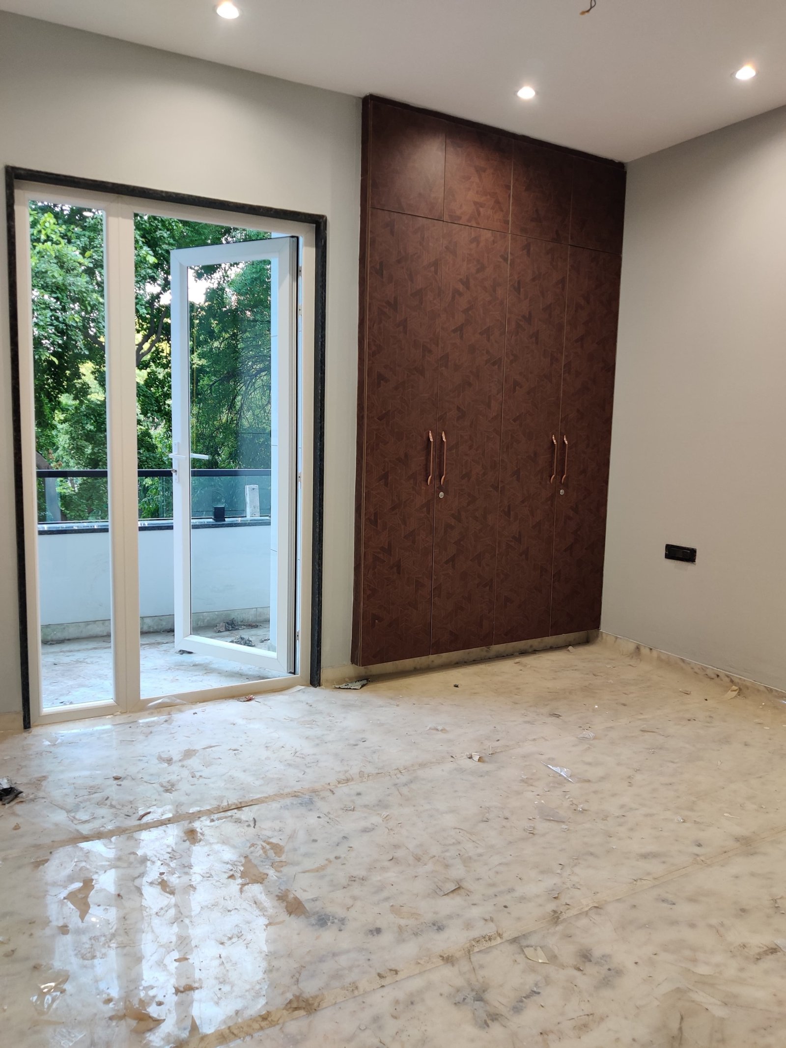 Park-facing 150 gaj newly built builder floor available for rent in the heart of C1 Block Janakpuri.
