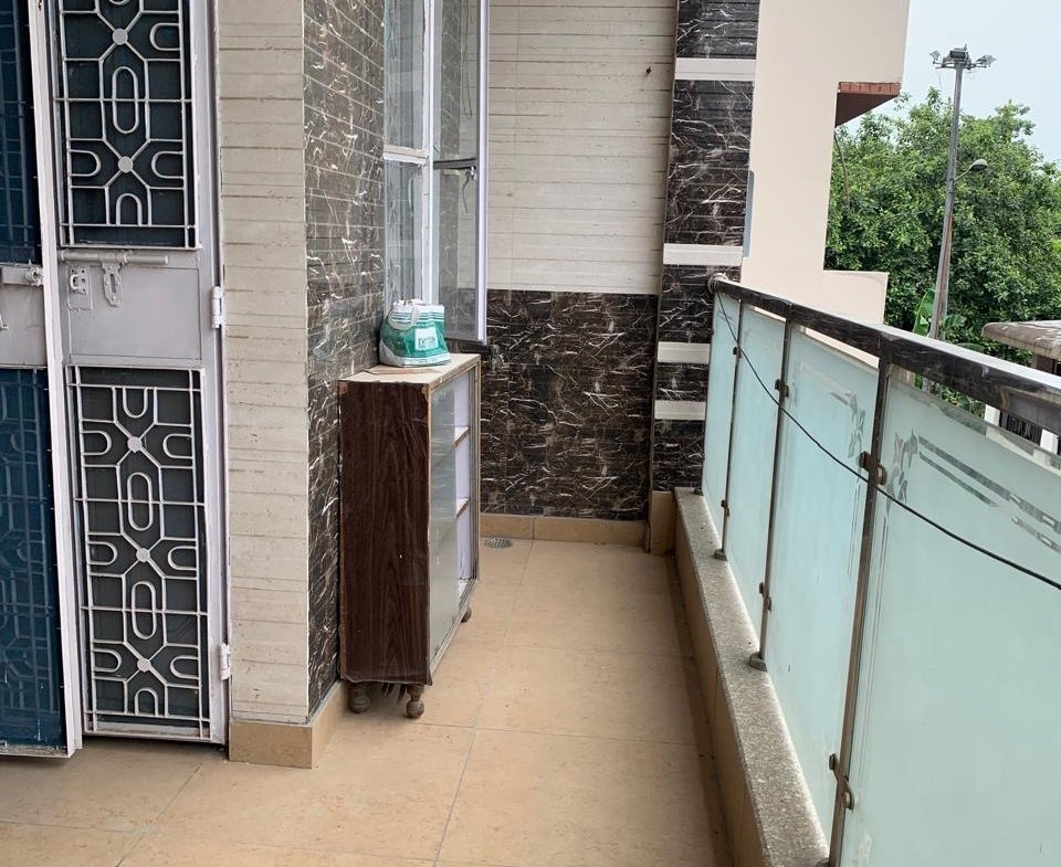 Modern 2 BHK for Rent in C4H Block, Janakpuri | Park Views, Ideal for Families